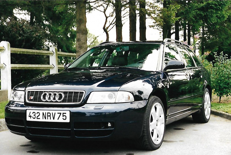 254124AudiS4B5BleuMing1.jpg