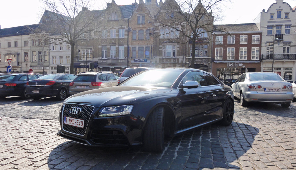 255391AUDIRS5815.jpg
