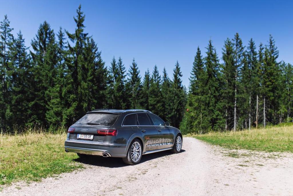 255945940AUDIA6C7ALLROAD.jpg