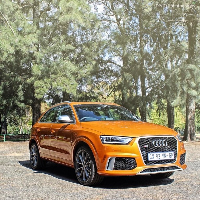 256011RSQ3416.jpg