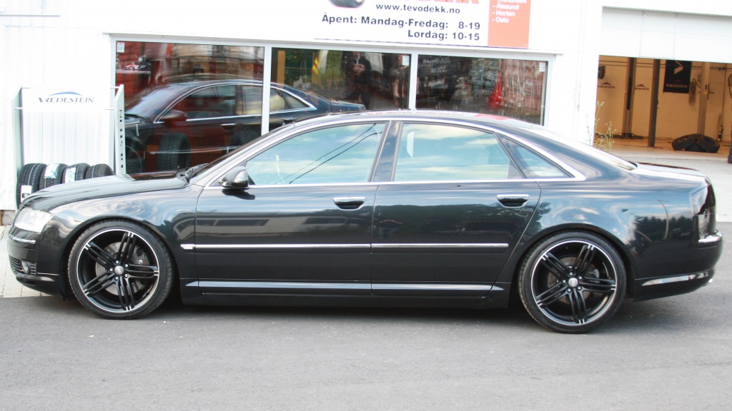 256185AudiA8BlackRS6Wheels.jpg