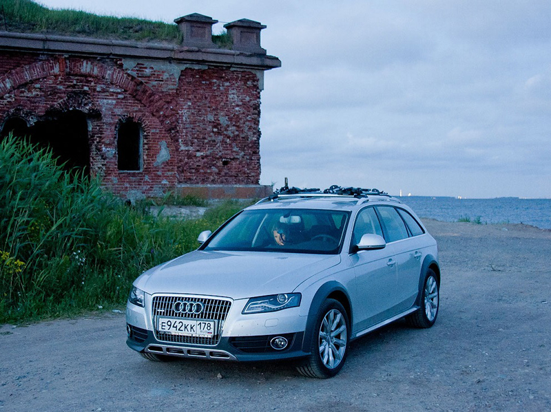 257190121AUDIA4ALLROAD.jpg