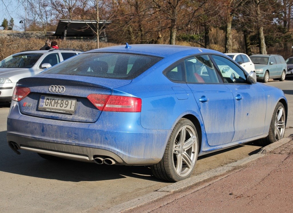 258830285S5SPORTBACK.jpg