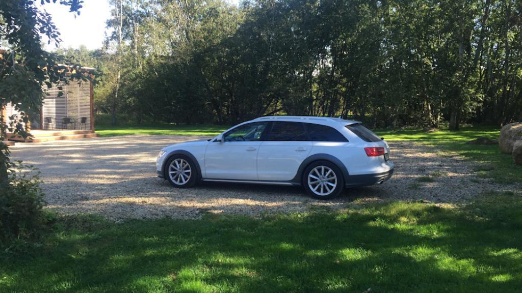 2590731032AUDIA6C7ALLROAD.jpg