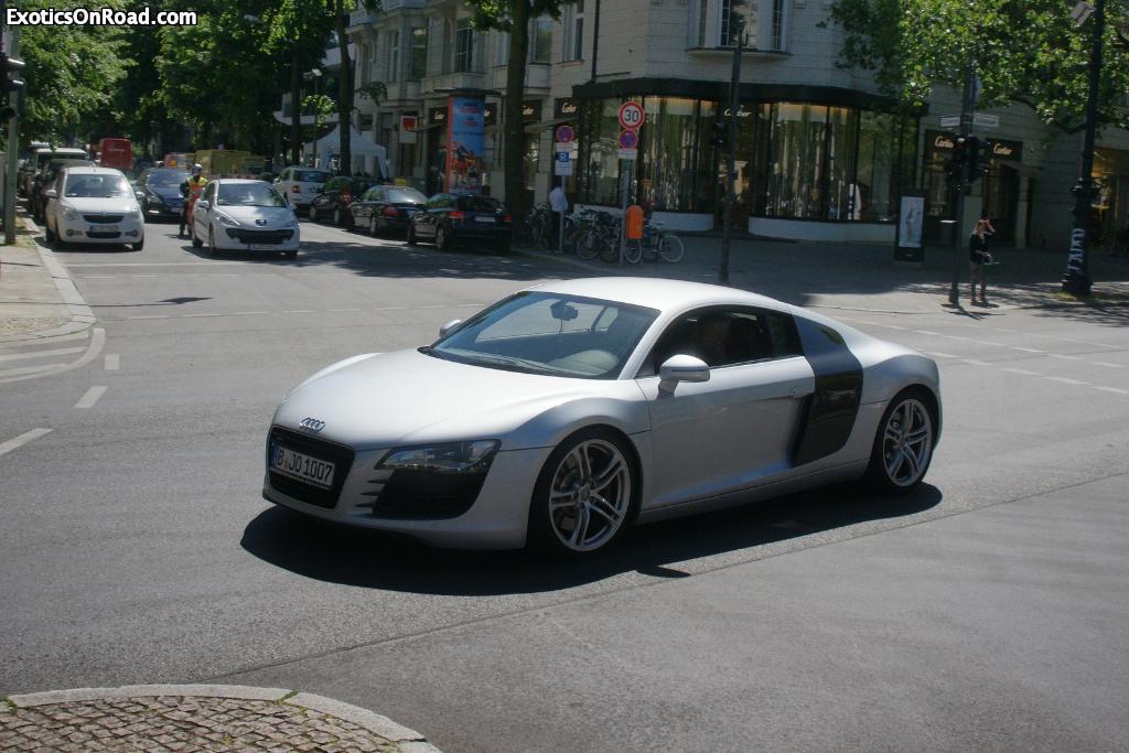 2598413386R8.jpg