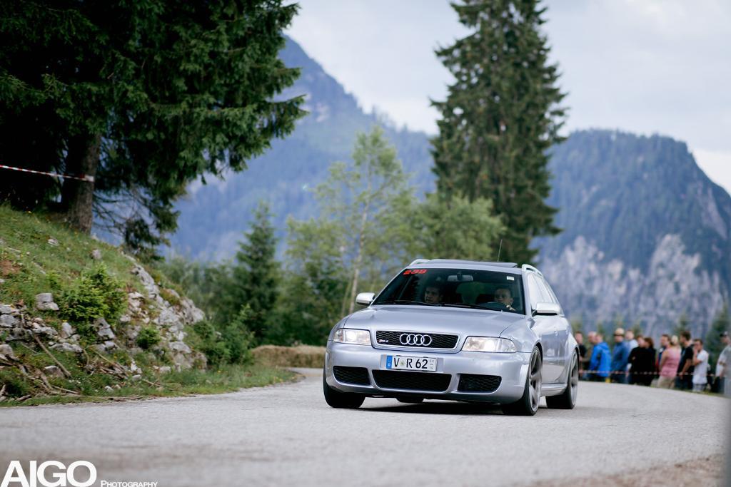 259894AUDIRS4B50050.jpg