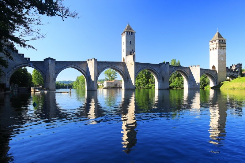 261697pontvalentrecahors.jpg
