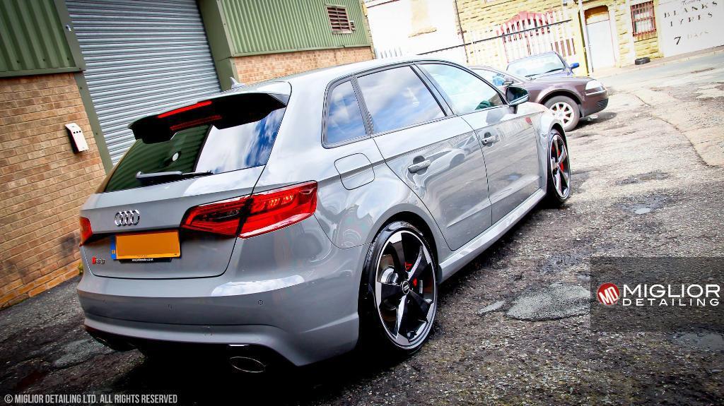 261886RS38V0526.jpg