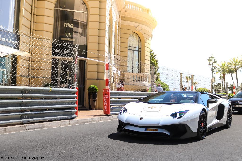 2622734197LAMBORGHINIAVENTADOR.jpg