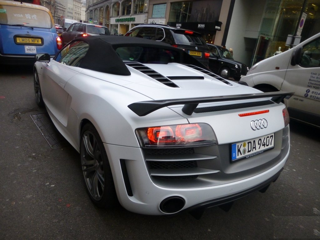 262845R8GT748.jpg