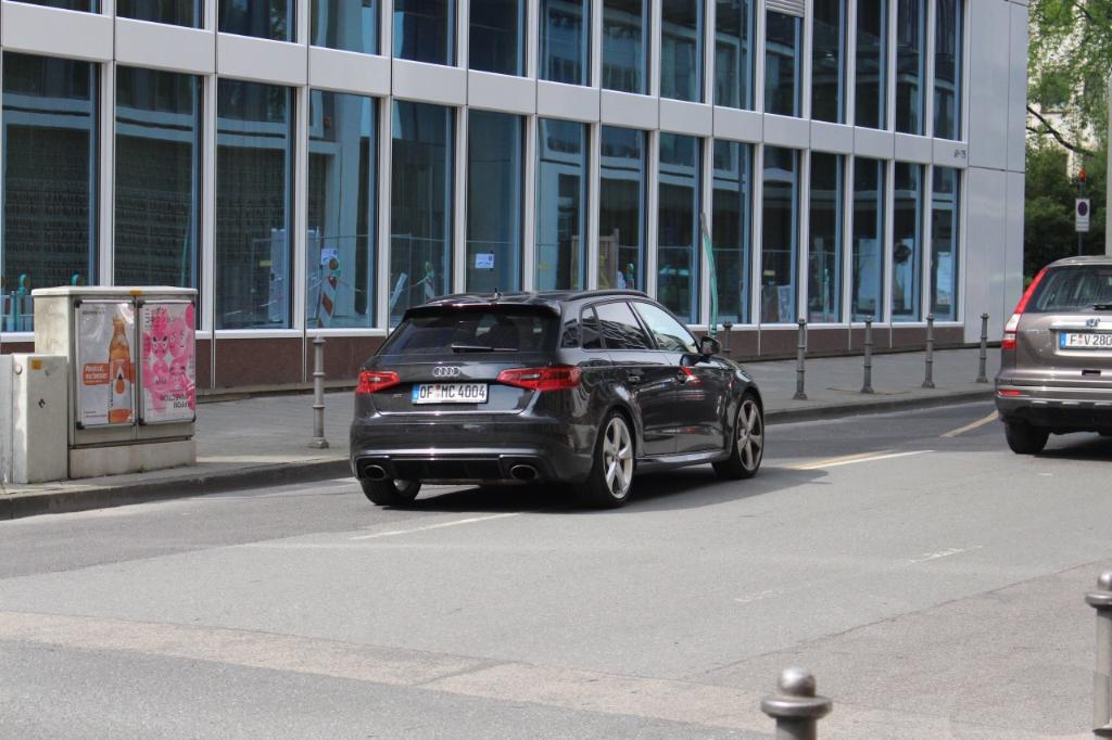 263906RS38V1733.jpg