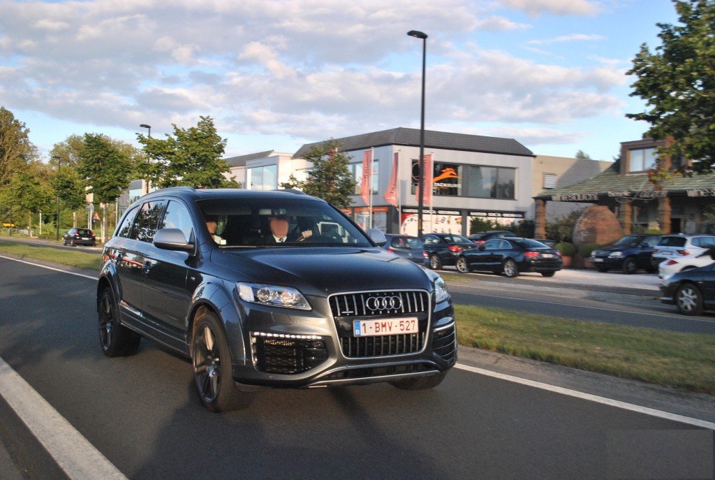 264188490Q7V12.jpg