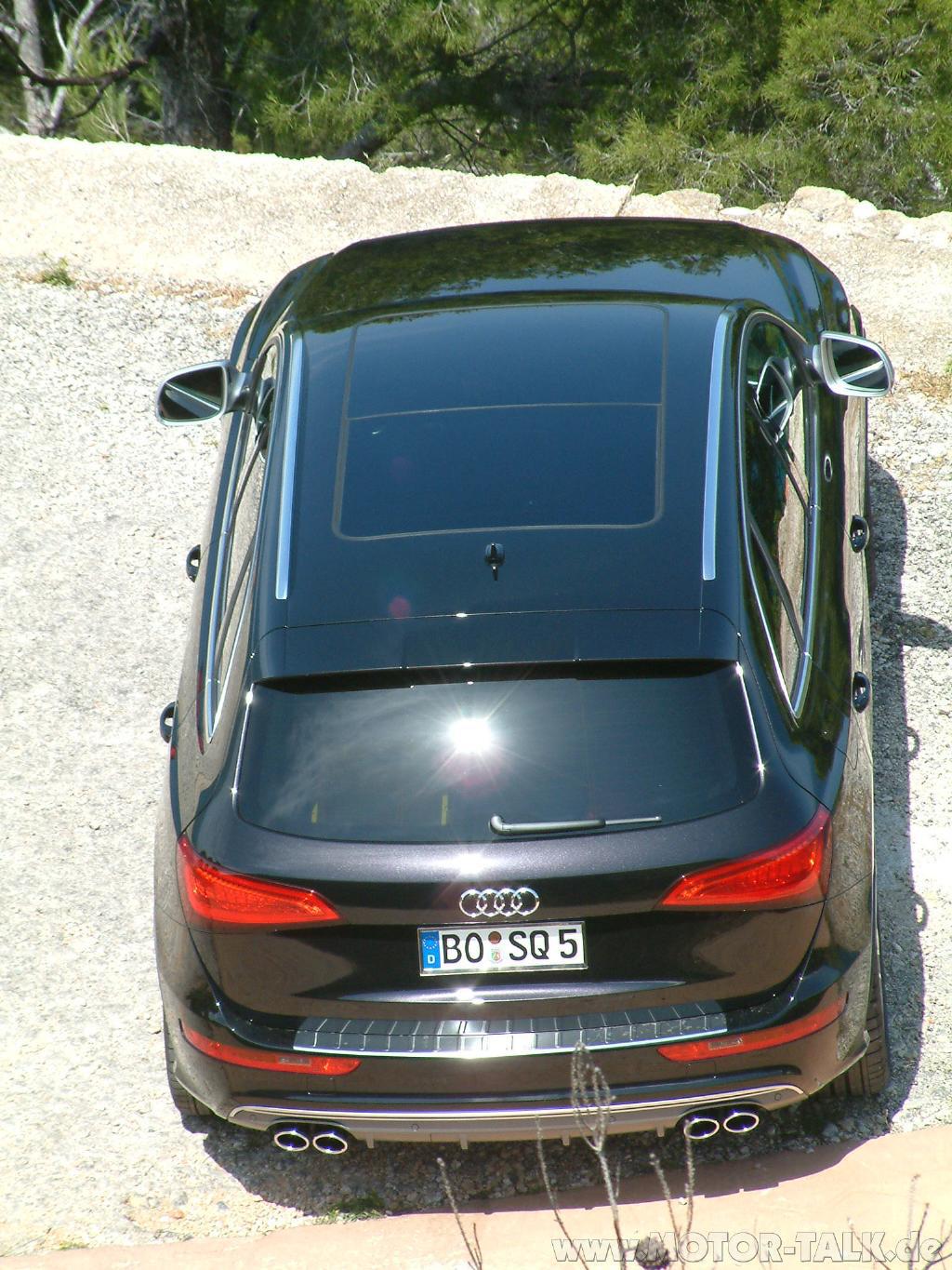265096AUDISQ5568.jpg
