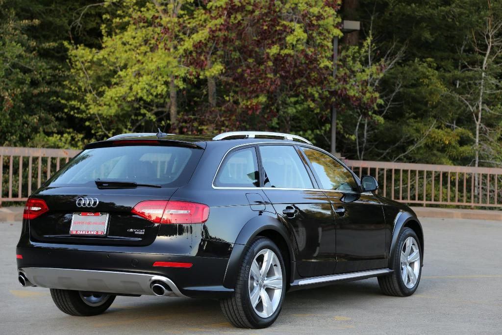266442626AUDIA4ALLROAD.jpg
