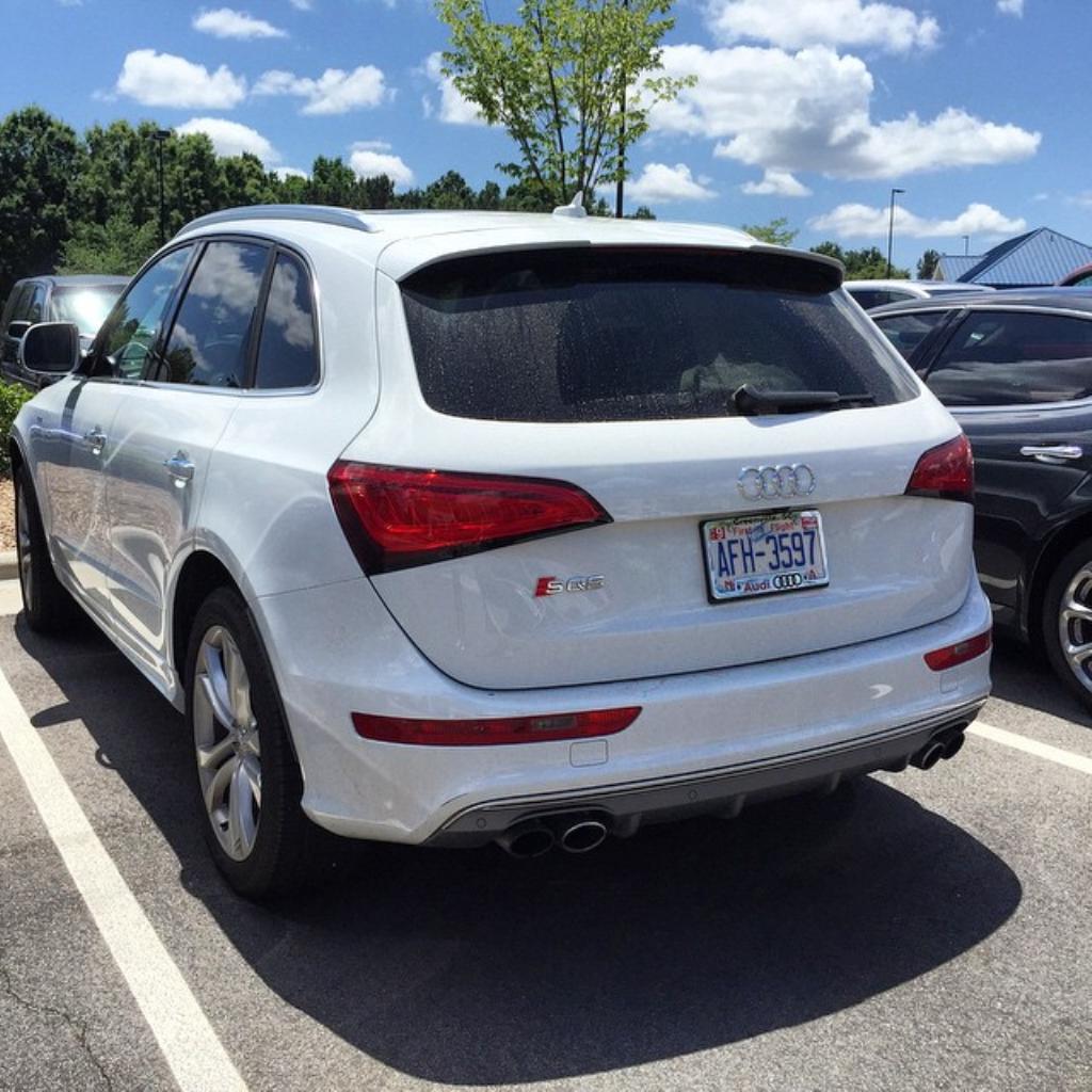 268579AUDISQ51565.jpg