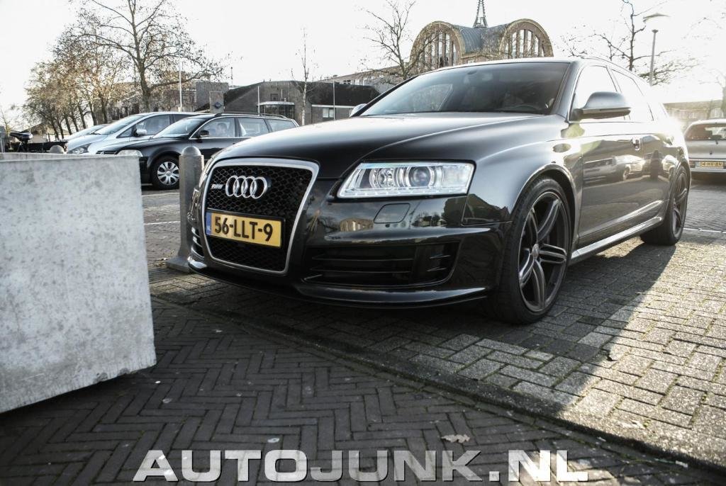 269023RS61580.jpg