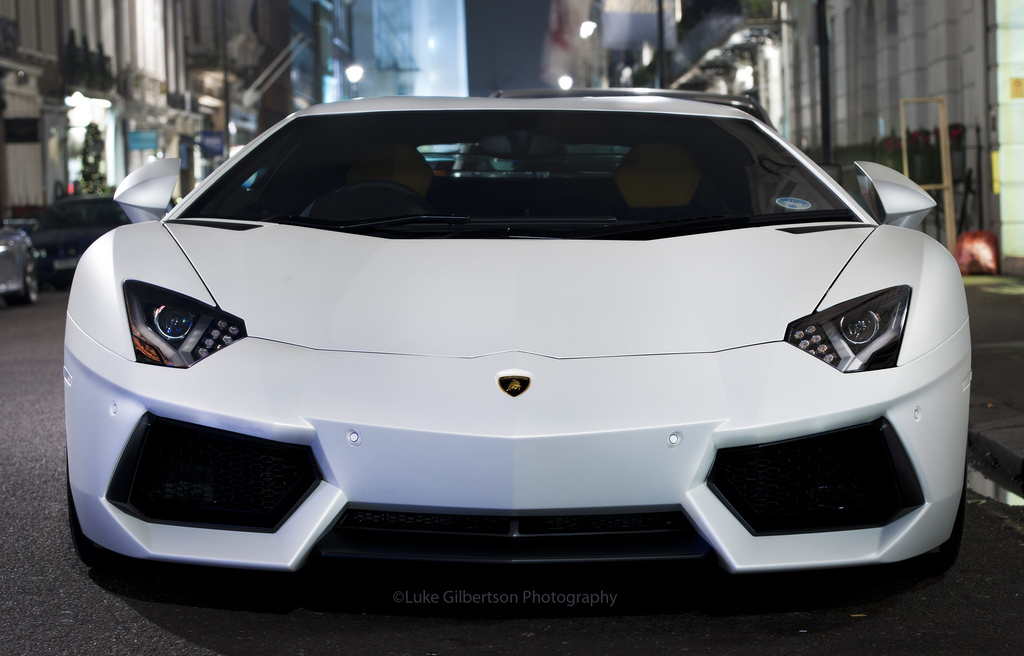 269025092LAMBORGHINIAVENTADORESQUIROU.jpg