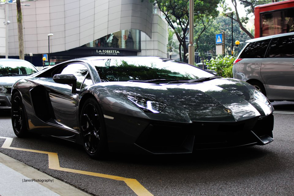 269694243LAMBORGHINIAVENTADORESQUIROU.jpg