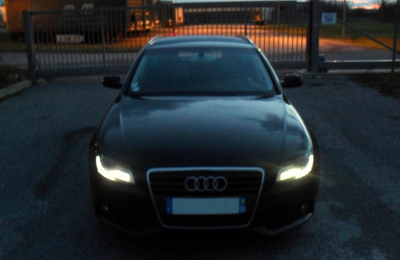 270768audia4b8bynight3.jpg