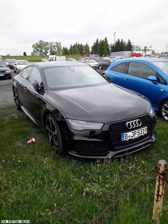 270856RS73339.jpg