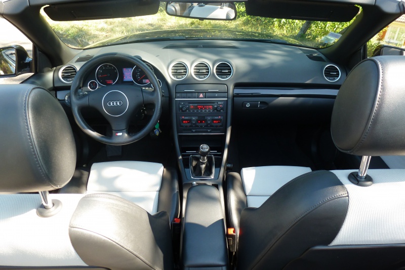 271137audiA4cab63.jpg
