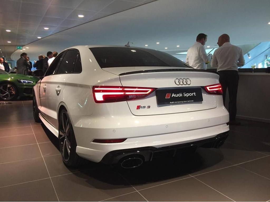 271926RS38V2990.jpg