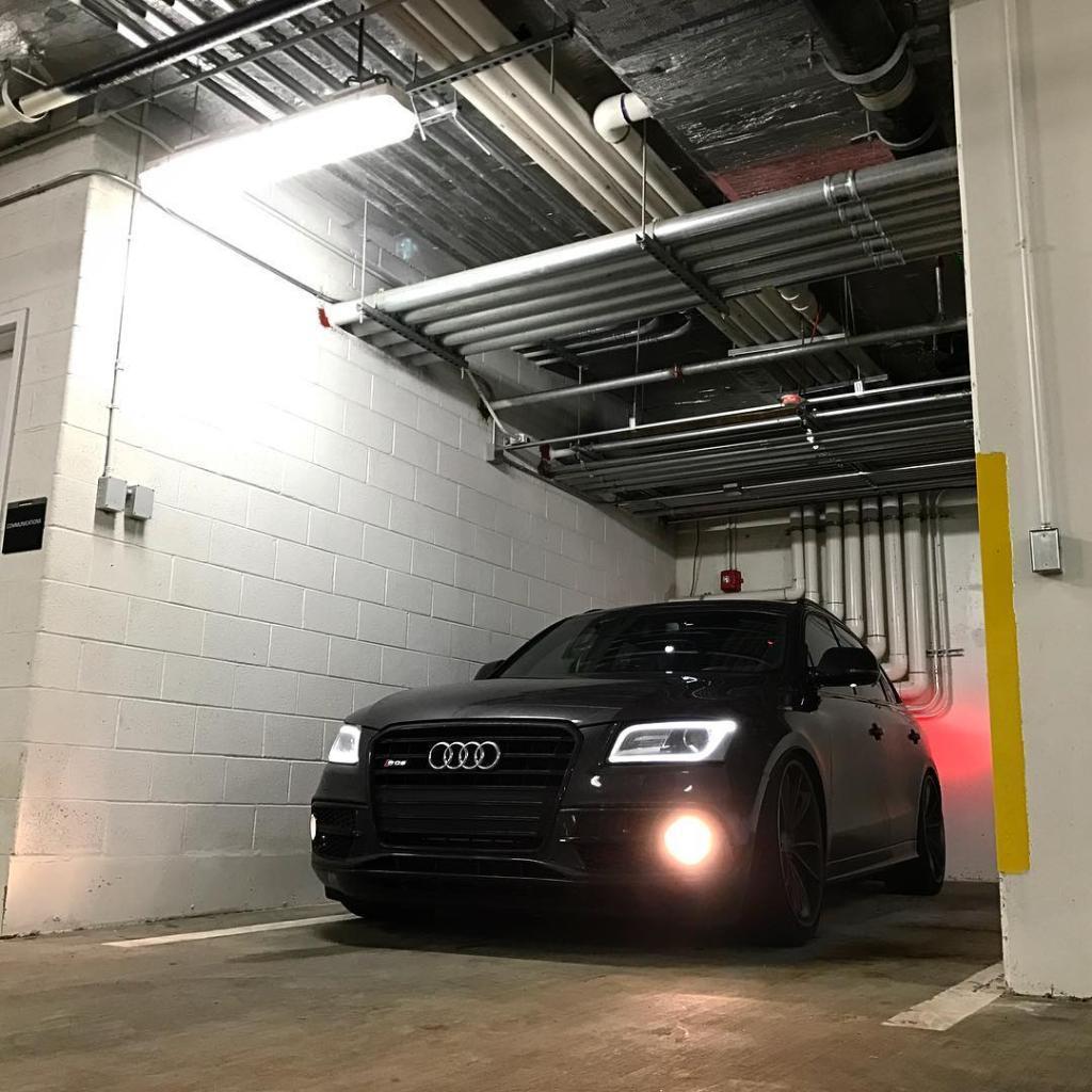 273467AUDISQ52220.jpg