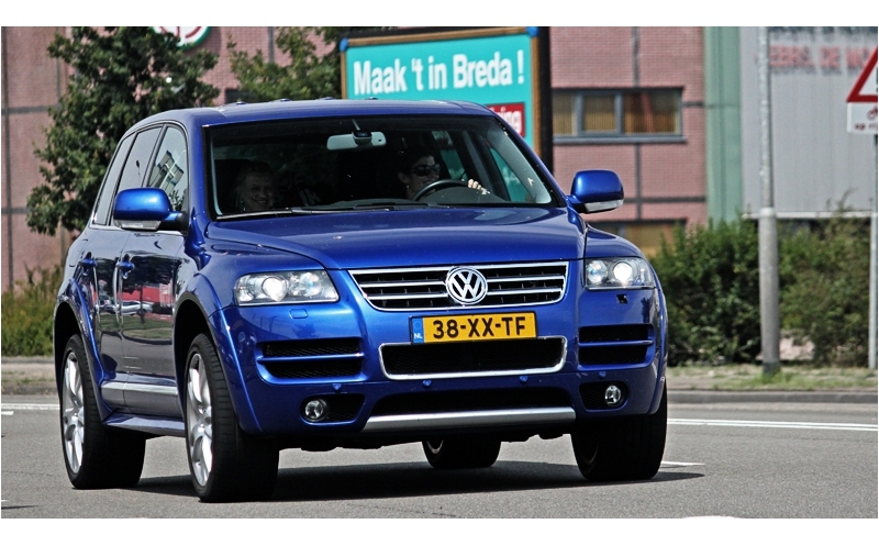 273569W12TOUAREG070ESQUIROU.jpg