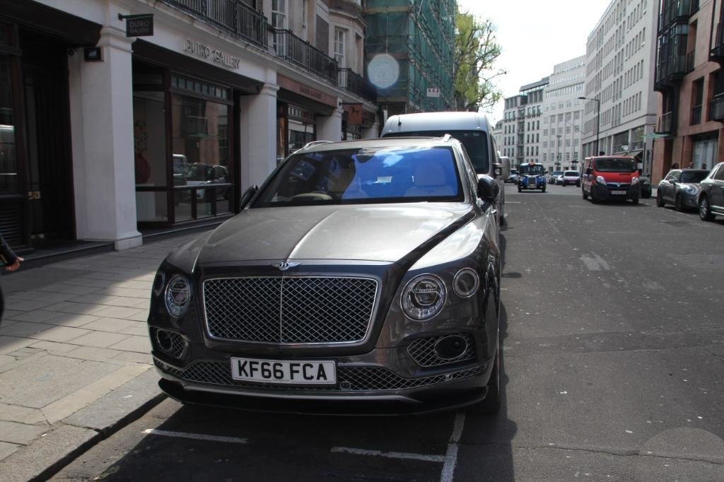 273873BENTAYGA0478.jpg