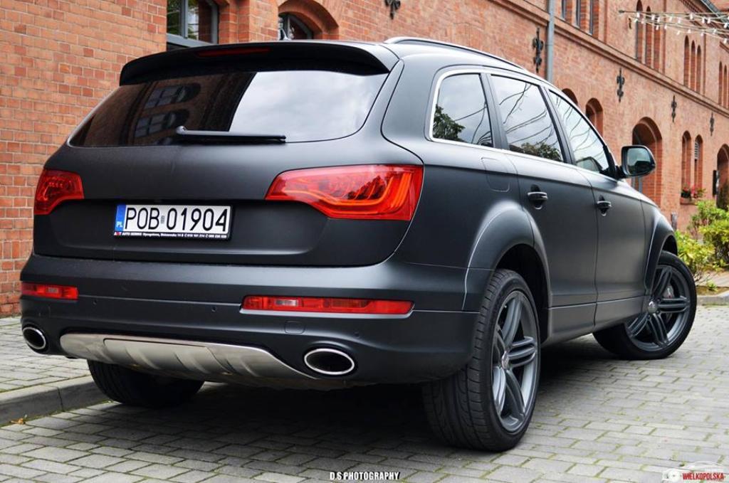 2754702227AUDIQ7V12.jpg