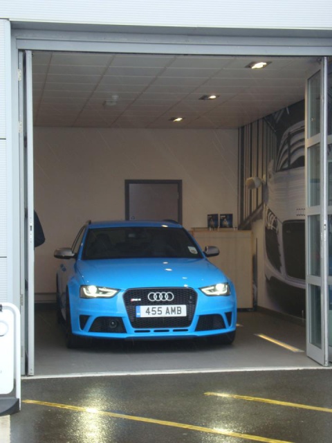 275684RS4rivierablue01.jpg