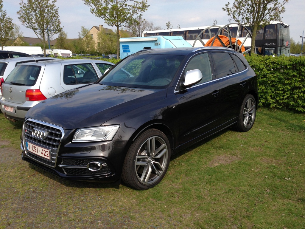 277360AUDISQ5519.jpg