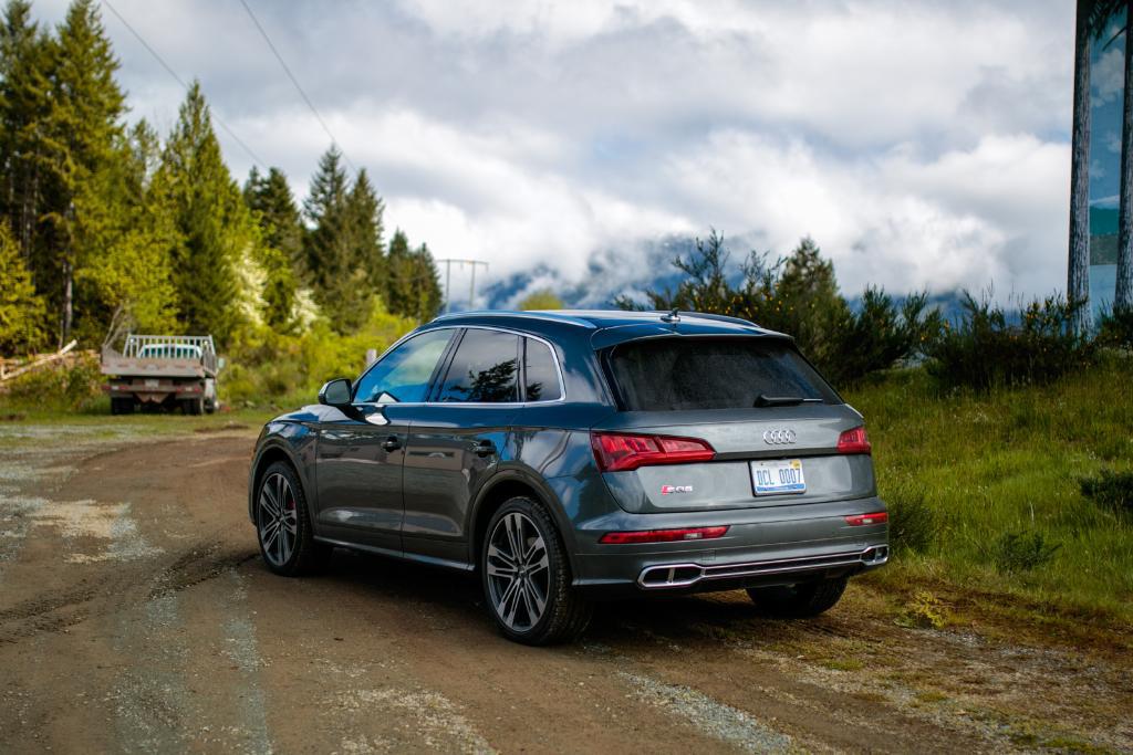 279349AUDISQ5B90171.jpg