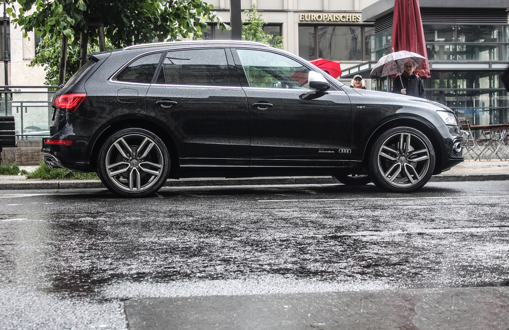 279995AUDISQ5544.jpg