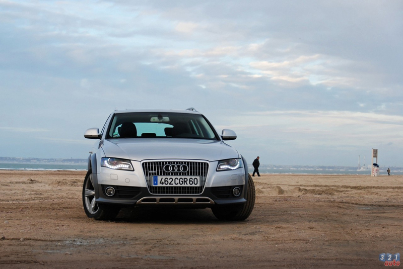 28256807AUDIA4ALLROAD.jpg