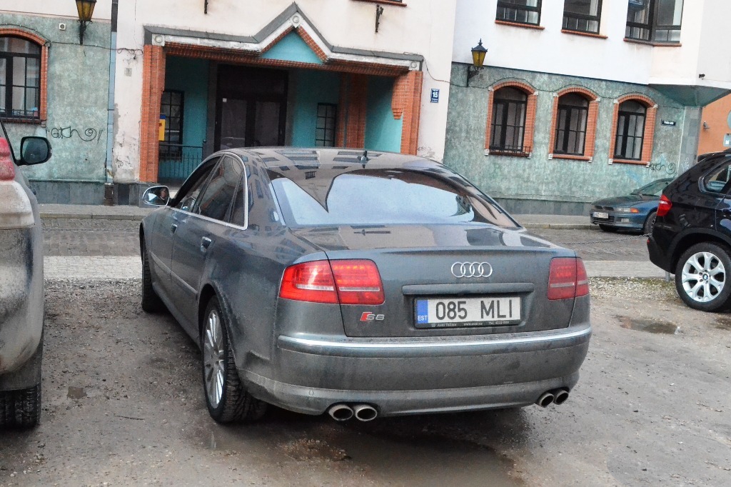2841571323S8D3.jpg