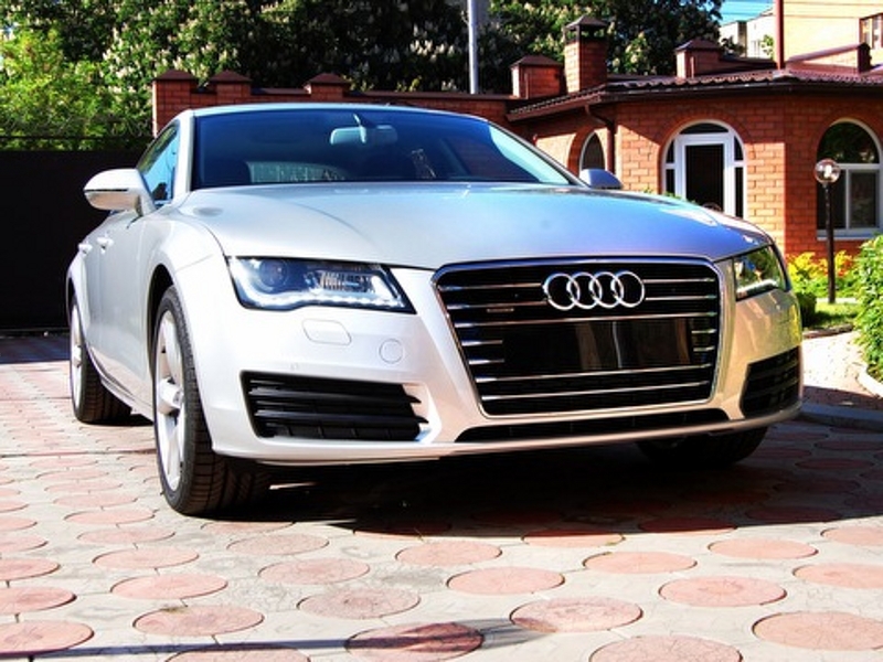 284253079AUDIA7ESQUIROU.jpg