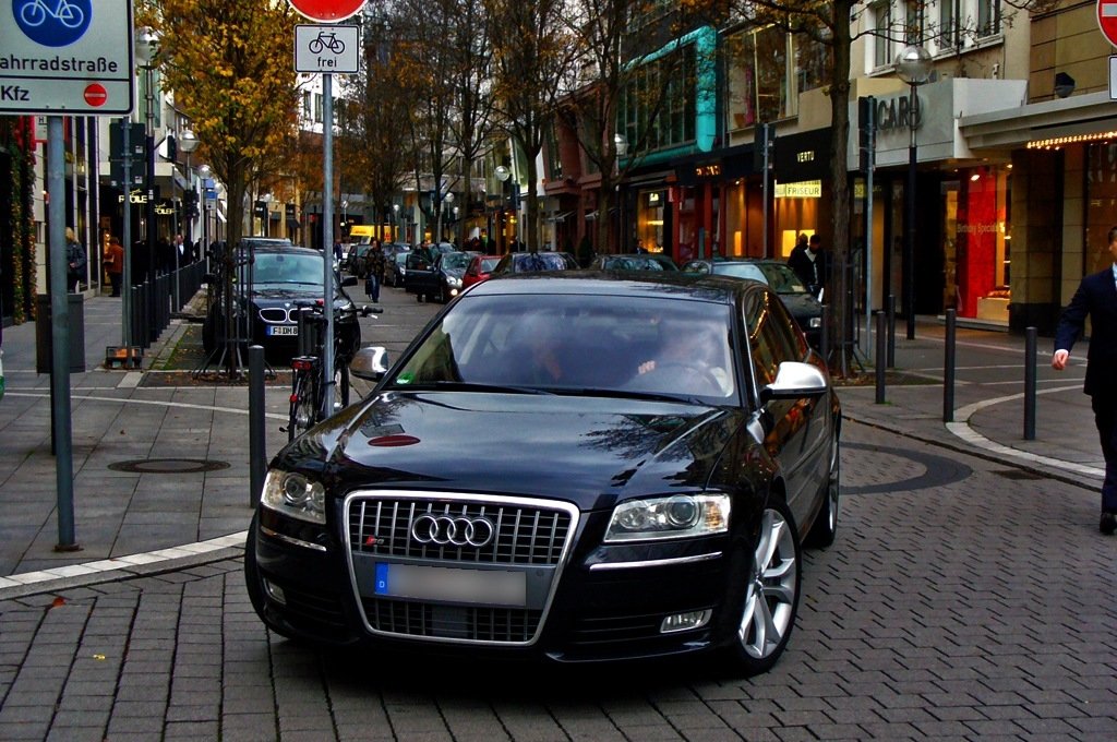 284711328S8ESQUIROU.jpg