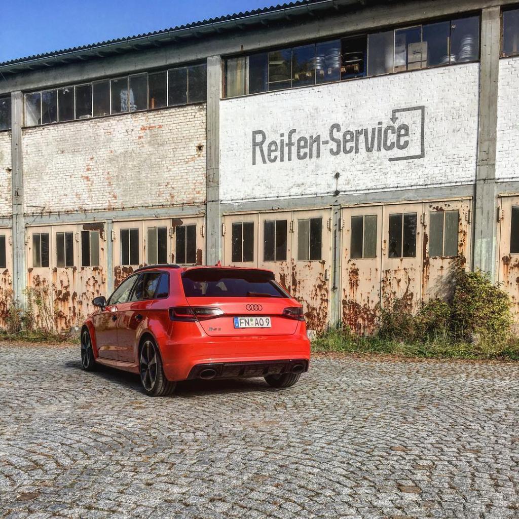 285533RS38V1652.jpg