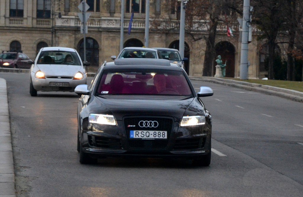 287626RS62072.jpg