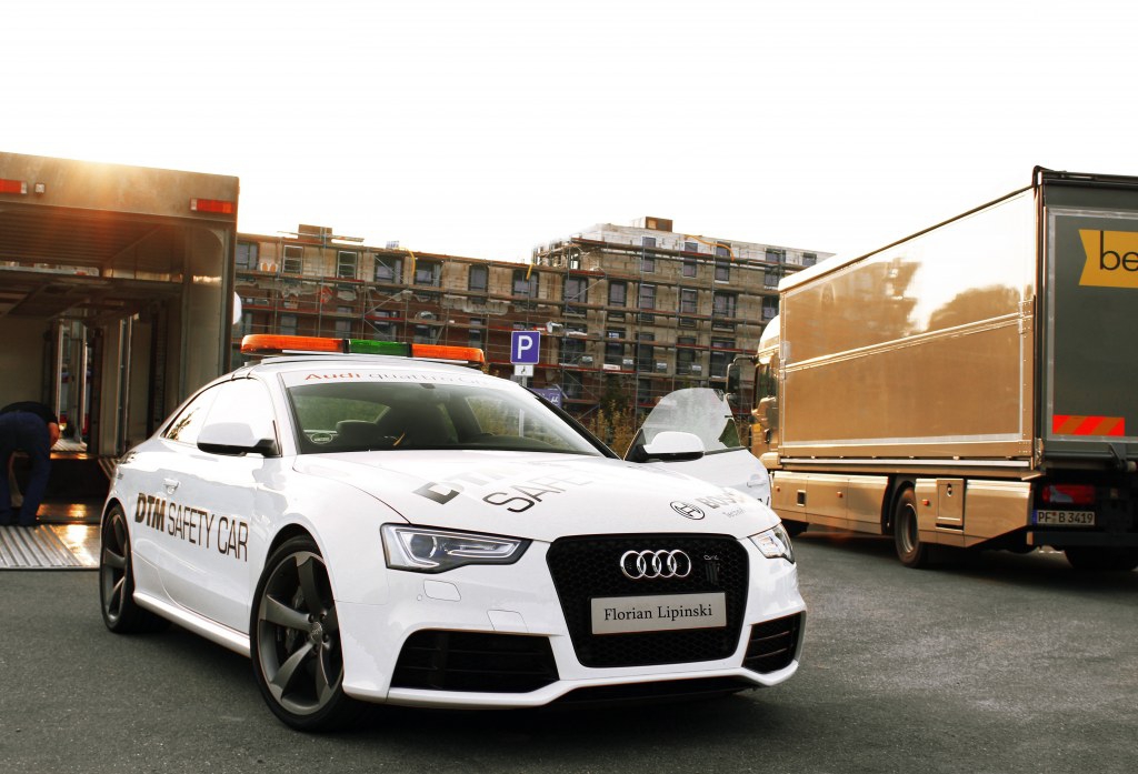 288829AUDIRS5499.jpg