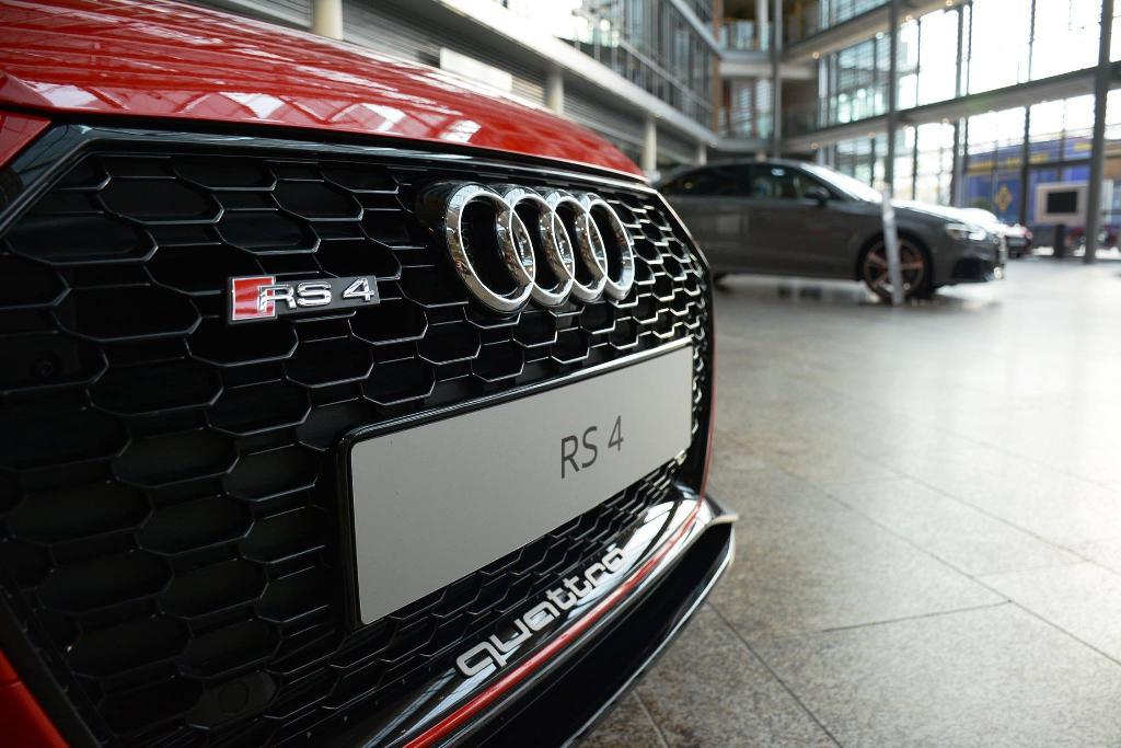 291705AUDIRS4B90118.jpg