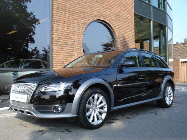 29310592AUDIA4ALLROAD.jpg
