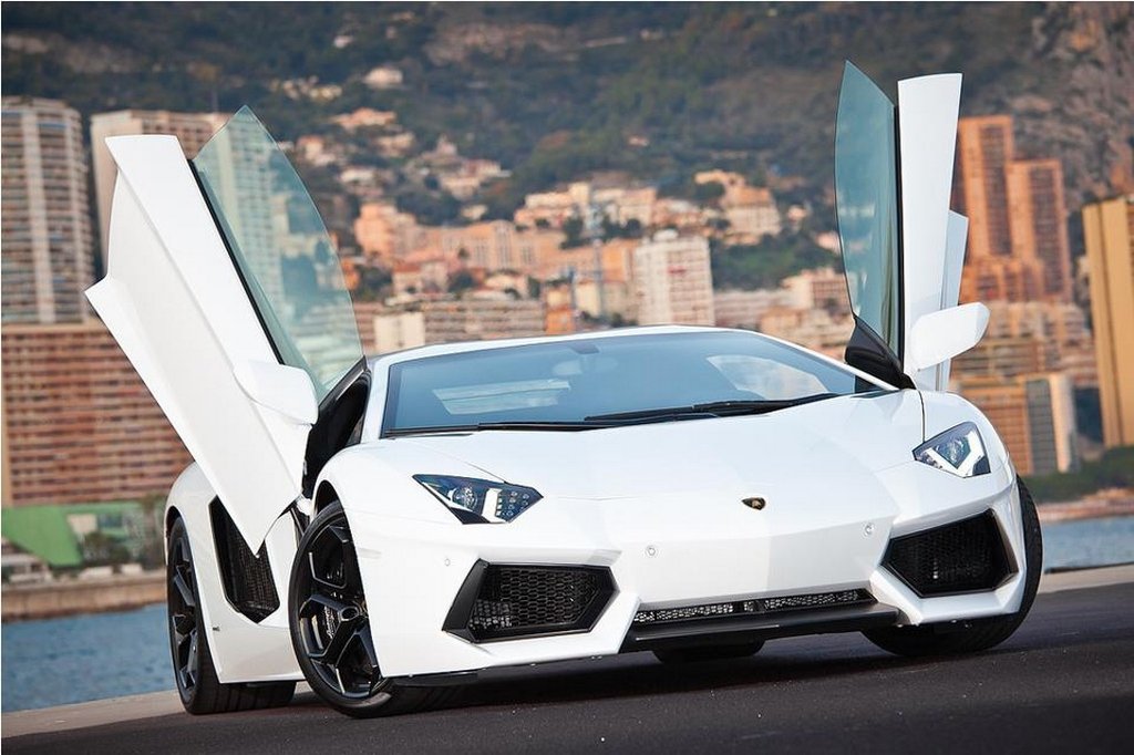 294450269LAMBORGHINIAVENTADORESQUIROU.jpg