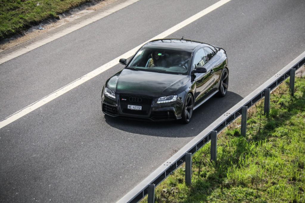 295201AUDIRS53210.jpg