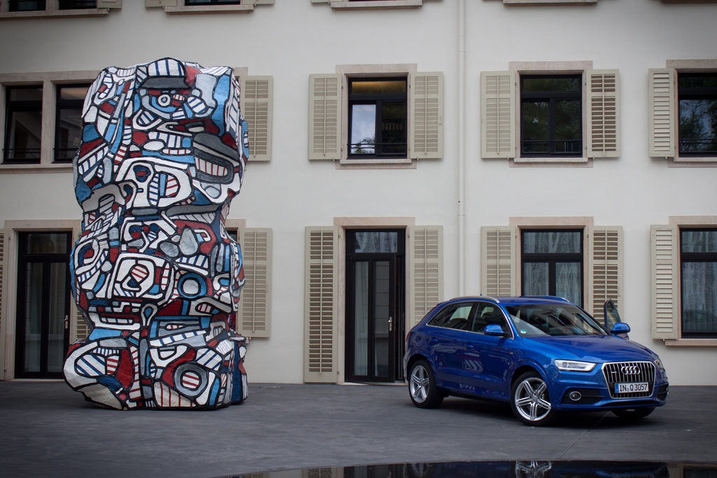 295493Q3ESQUIROU013.jpg