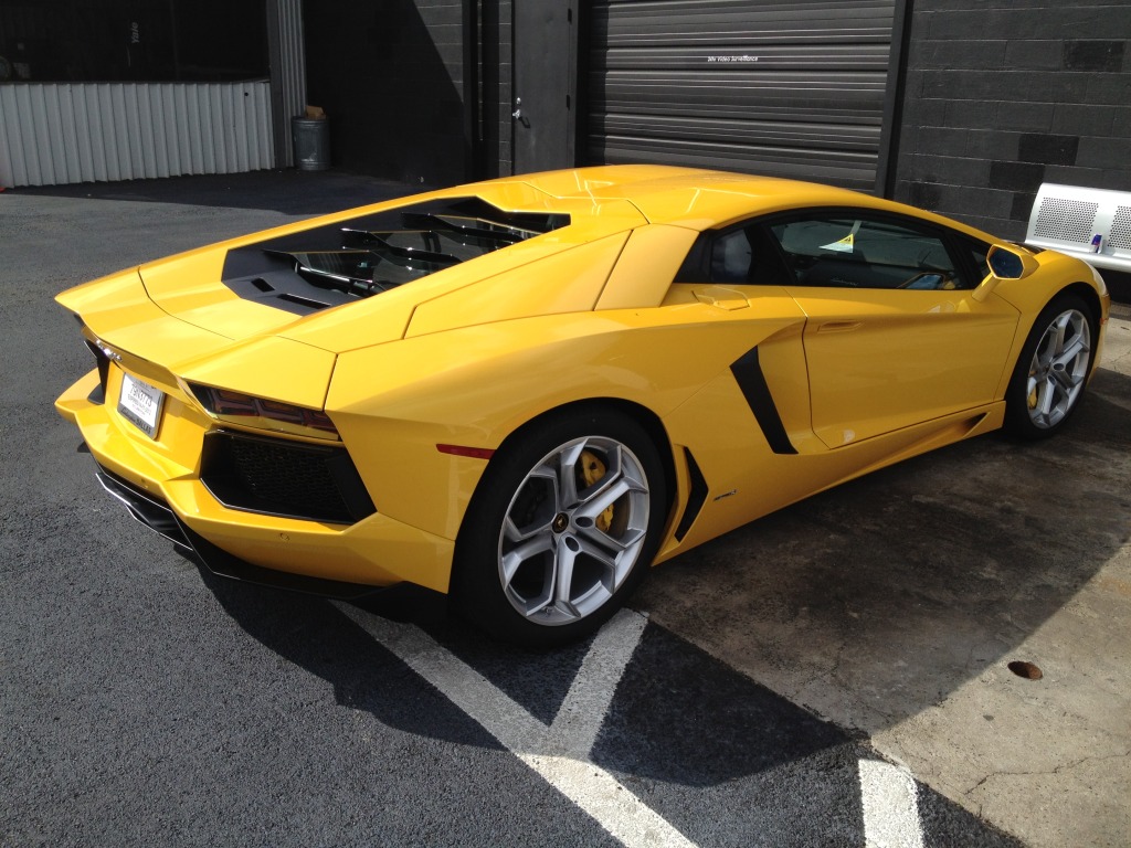 296970319LAMBORGHINIAVENTADORESQUIROU.jpg