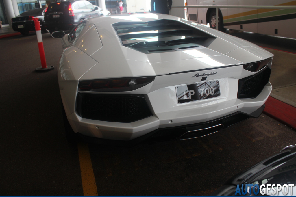297345022LAMBORGHINIAVENTADORESQUIROU.jpg