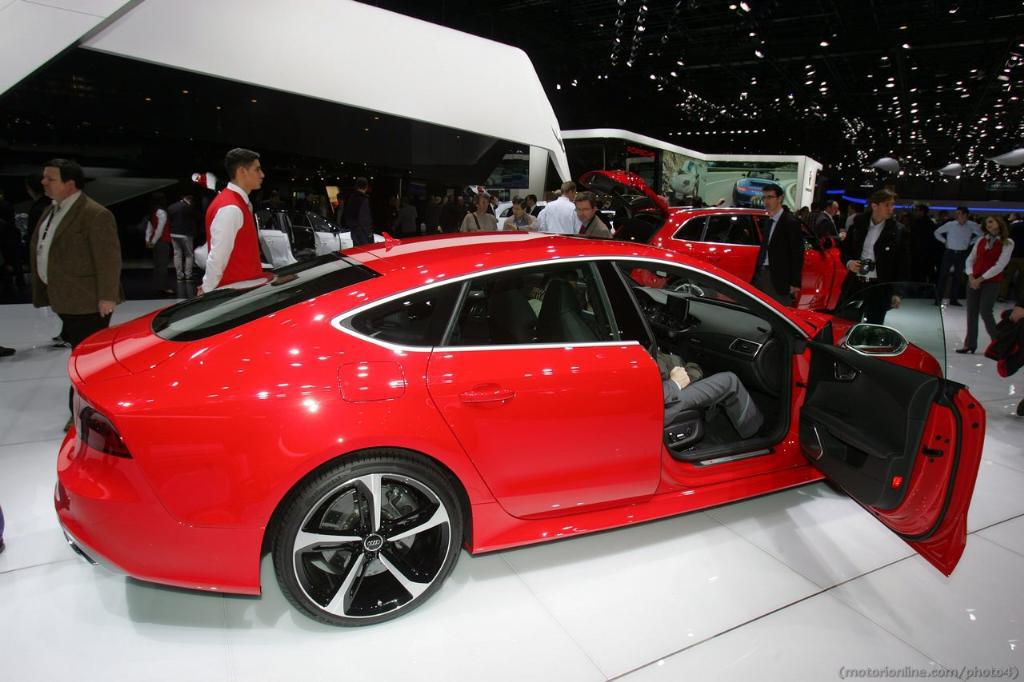 298646RS7050.jpg