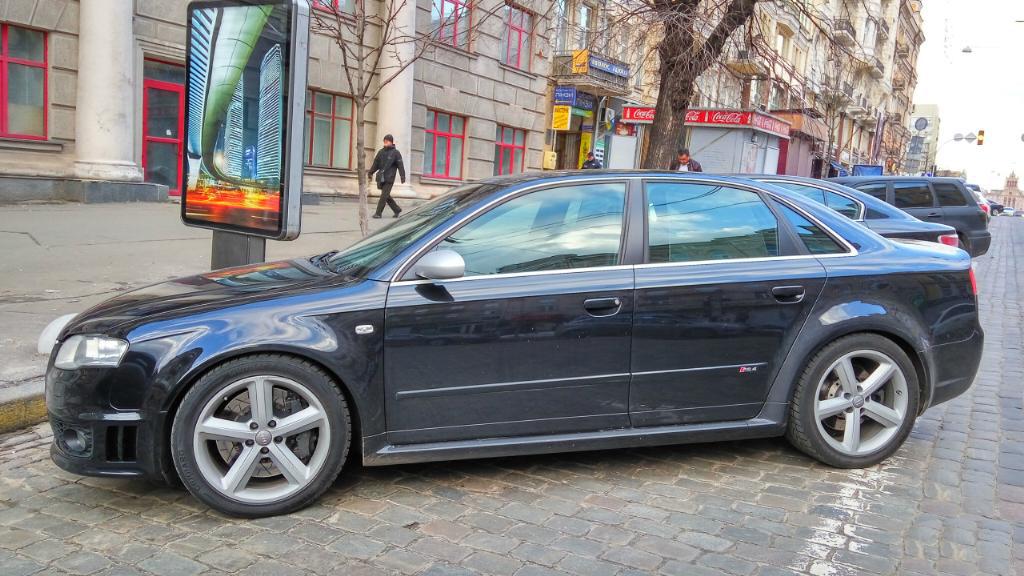 299330AUDIRS43286.jpg